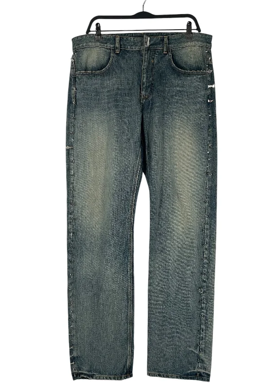Dark - wash women jeans for a sophisticated and slimming effect GIVENCHY/Pants/34/Denim/IDG/STUDDED SIDE SEAM JEANS Dark - wash women jeans for a sophisticated and slimming effect GIVENCHY/Pants/34/Denim/IDG/STUDDED SIDE SEAM JEANS