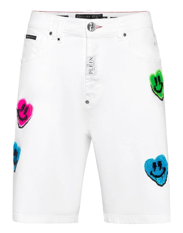 Plus Size Women's Denim Shorts with Embroidered Flowers in Light Blue for a Feminine Touch Denim Shorts Formentera Fit Smile Graffiti Plus Size Women's Denim Shorts with Embroidered Flowers in Light Blue for a Feminine Touch Denim Shorts Formentera Fit Smile Graffiti