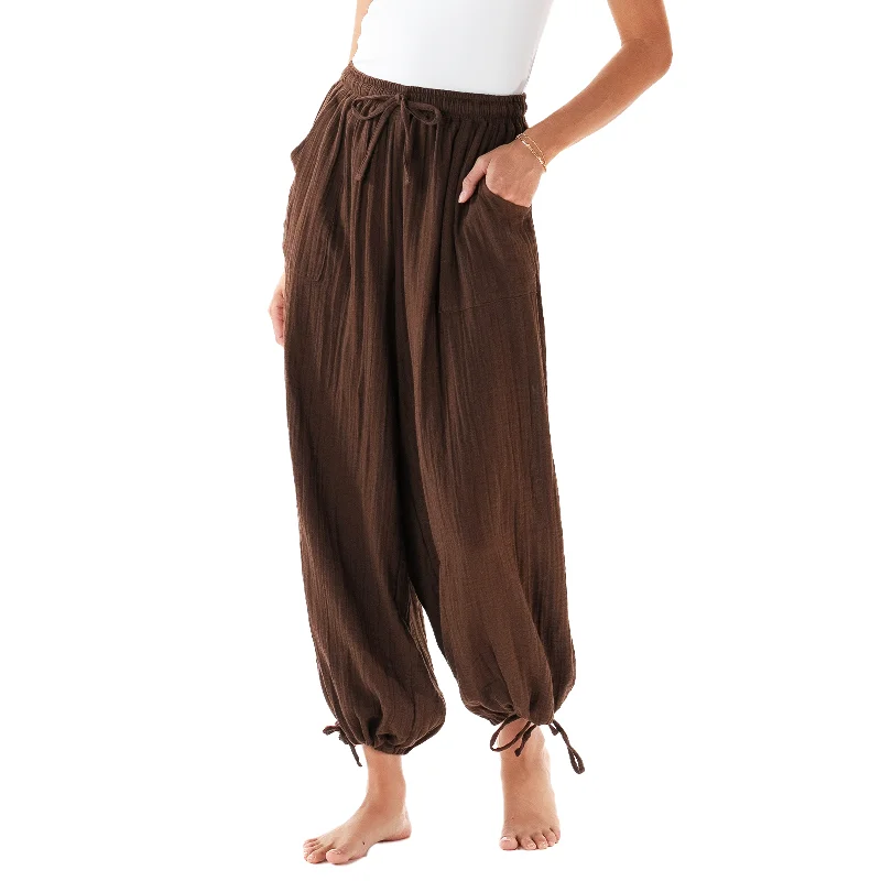 Regular Fit Women's Recycled Material Cargo Pants in Light Gray for an Eco - Friendly Choice Espresso Adventure Cargo Pants Regular Fit Women's Recycled Material Cargo Pants in Light Gray for an Eco - Friendly Choice Espresso Adventure Cargo Pants