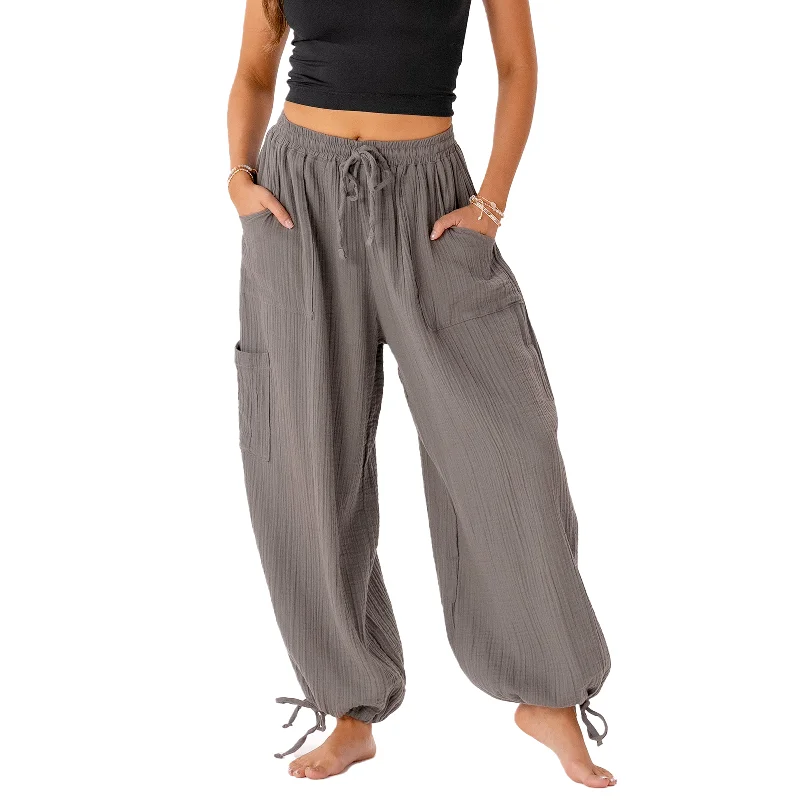 Regular Fit Women's Cargo Pants with Embroidered Details in Pink for a Unique and Stylish Touch Granite Adventure Cargo Pants Regular Fit Women's Cargo Pants with Embroidered Details in Pink for a Unique and Stylish Touch Granite Adventure Cargo Pants