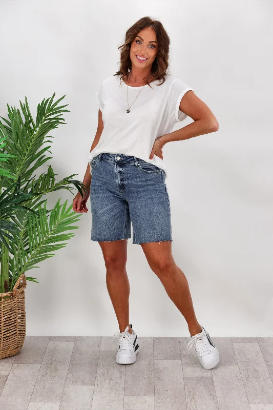 Women's Printed Tropical Patterned Shorts in Turquoise for a Beachy and Fun Look Shine On Label Felix Bermuda Denim Shorts Indigo Women's Printed Tropical Patterned Shorts in Turquoise for a Beachy and Fun Look Shine On Label Felix Bermuda Denim Shorts Indigo
