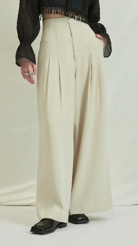 Ruffled Hem Women Shorts to Add a Feminine Touch  Loose Pants