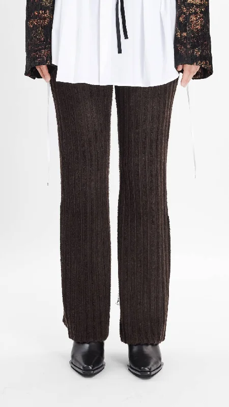 Ruffled Hem Women Shorts to Add a Feminine Touch  Knitted Pants