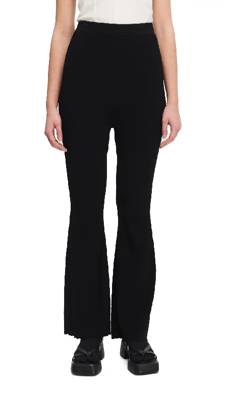 Twill Women Shorts with a Smooth Texture and Durability  Knitted Boot-cut Pants