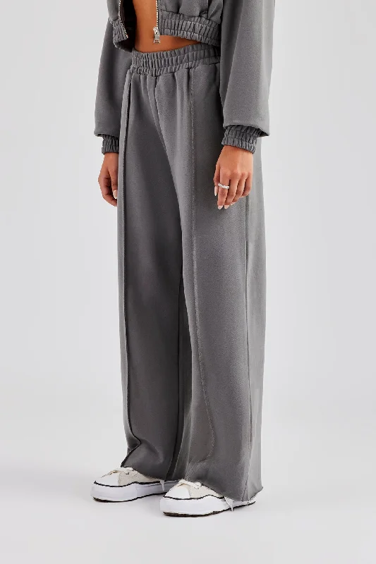 Plus Size Women's Elastic - Waist Sweatpants in Dark Green with a Flattering Fit Exposed Seam Wide Leg Jogger - Charcoal Plus Size Women's Elastic - Waist Sweatpants in Dark Green with a Flattering Fit Exposed Seam Wide Leg Jogger - Charcoal