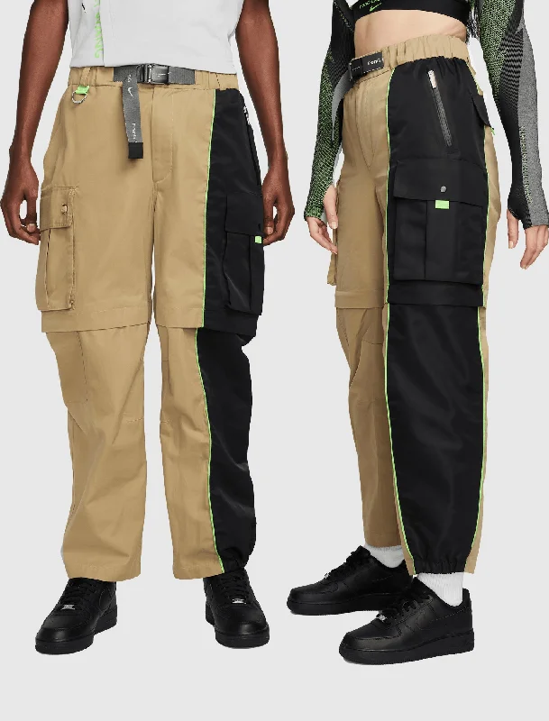 Women's Cargo Pants with Knee Pads in Black for Skateboarding or Biking FENG CHEN WANG CARGO PANTS Women's Cargo Pants with Knee Pads in Black for Skateboarding or Biking FENG CHEN WANG CARGO PANTS