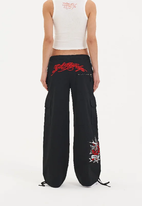 Regular Fit Women's Linen Cargo Pants in Beige for a Casual Summer Outing Womens Hollywood Swallow Cargo Pants Trousers - Black Regular Fit Women's Linen Cargo Pants in Beige for a Casual Summer Outing Womens Hollywood Swallow Cargo Pants Trousers - Black