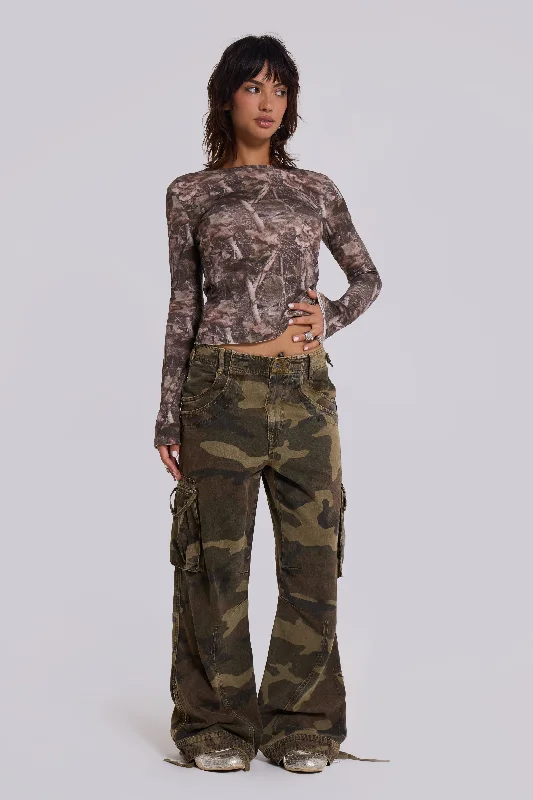 Women's Cropped Cargo Pants in Khaki with Multiple Pockets for a Practical and Fashionable Style Trooper Camo Cargo Pant Women's Cropped Cargo Pants in Khaki with Multiple Pockets for a Practical and Fashionable Style Trooper Camo Cargo Pant