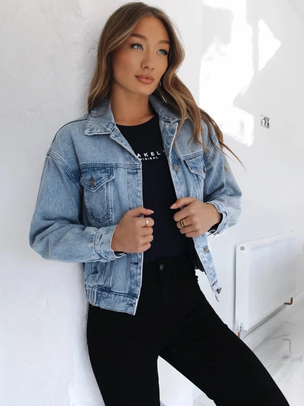 Women's faux fur - trimmed denim jackets for a trendy and cozy style Brooklyn Denim Jacket - Blue Women's faux fur - trimmed denim jackets for a trendy and cozy style Brooklyn Denim Jacket - Blue