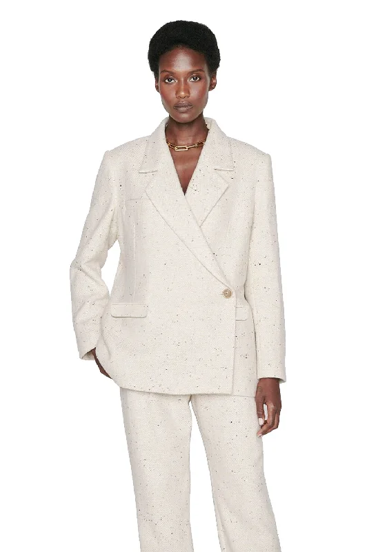 Oversized Women's Printed Blazers in Animal Patterns for a Statement Piece Celeste Blazer - Cream Oversized Women's Printed Blazers in Animal Patterns for a Statement Piece Celeste Blazer - Cream