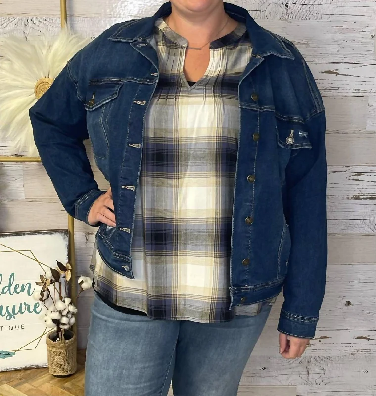 Denim Top for a Beachside Picnic with a Laid - Back Style Curvy Jacket In Dark Denim Denim Top for a Beachside Picnic with a Laid - Back Style Curvy Jacket In Dark Denim
