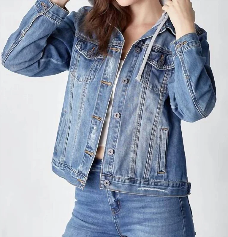 Denim Top with a Belted Waist for a Defined Silhouette Jamie Hooded Trucker Jacket In Denim Denim Top with a Belted Waist for a Defined Silhouette Jamie Hooded Trucker Jacket In Denim
