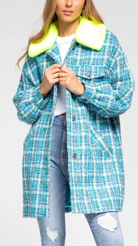 Embroidered Denim Top with Intricate Patterns Zorm2 Fake Fur Collar Coat In Combo2 Denim Blue Embroidered Denim Top with Intricate Patterns Zorm2 Fake Fur Collar Coat In Combo2 Denim Blue