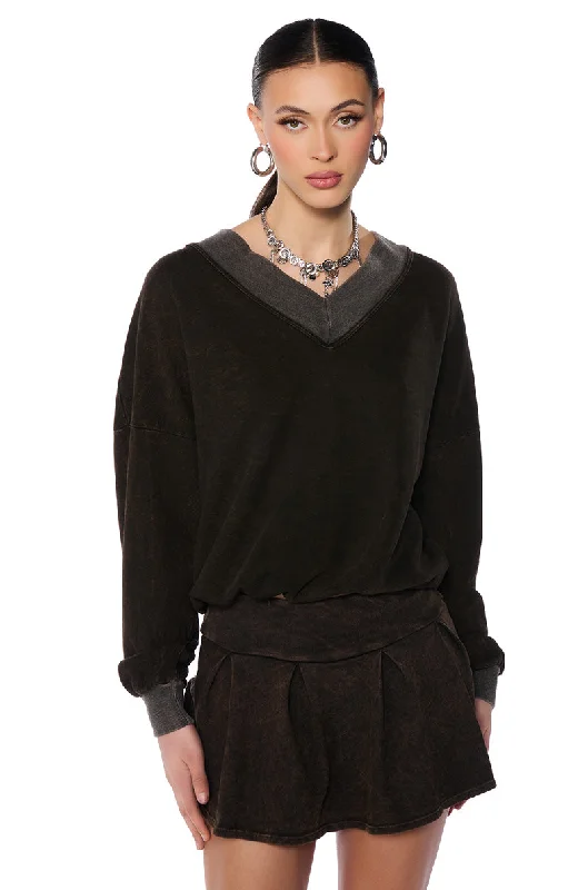 Women's fleece - lined hoodie with thumbholes for warmth in winter KAYLANI V NECK SWEATSHIRT IN CHARCOAL GREY
