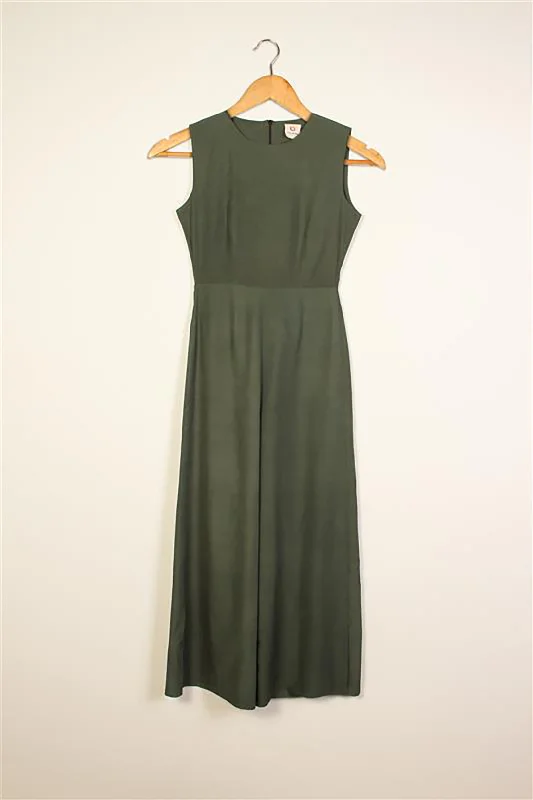Women jumpsuits with a ruched bodice for a more feminine and form - fitting appearance Arzan Jumpsuit Women jumpsuits with a ruched bodice for a more feminine and form - fitting appearance Arzan Jumpsuit