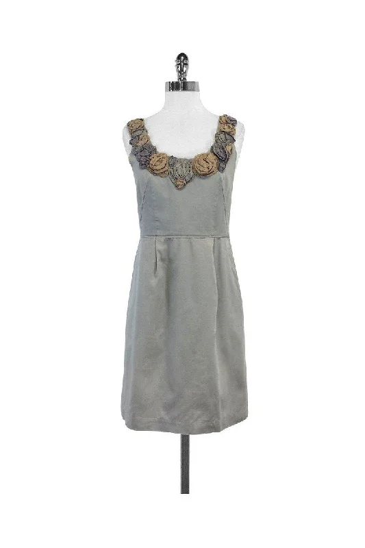 Sheath Women Dress with a Tailored Fit for a Professional Look Sheath Women Dress with a Tailored Fit for a Professional Look Yoana Baraschi - Grey Floral Embellished Neckline Dress Sz 0
