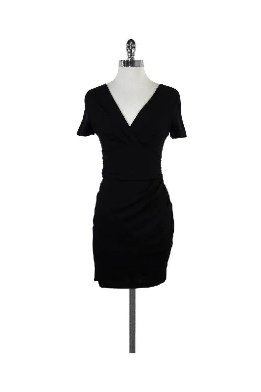 Long - Sleeve Women Dress in Velvet for a Luxurious Winter Look Long - Sleeve Women Dress in Velvet for a Luxurious Winter Look Diane von Furstenberg - Black Short Sleeve Ruched Waist Dress Sz S