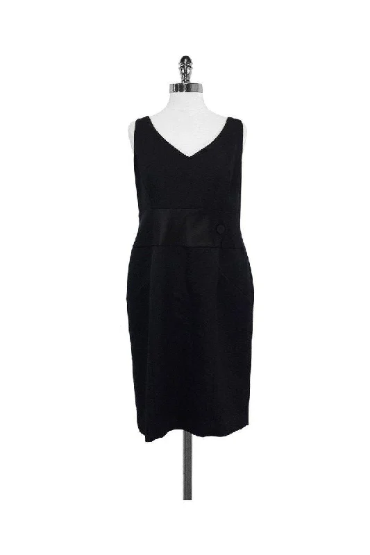 Lace - Embellished Women Dress for an Elegant and Sophisticated Appearance Lace - Embellished Women Dress for an Elegant and Sophisticated Appearance Escada - Black Wool & Silk Waistline Sleeveless Dress Sz 12