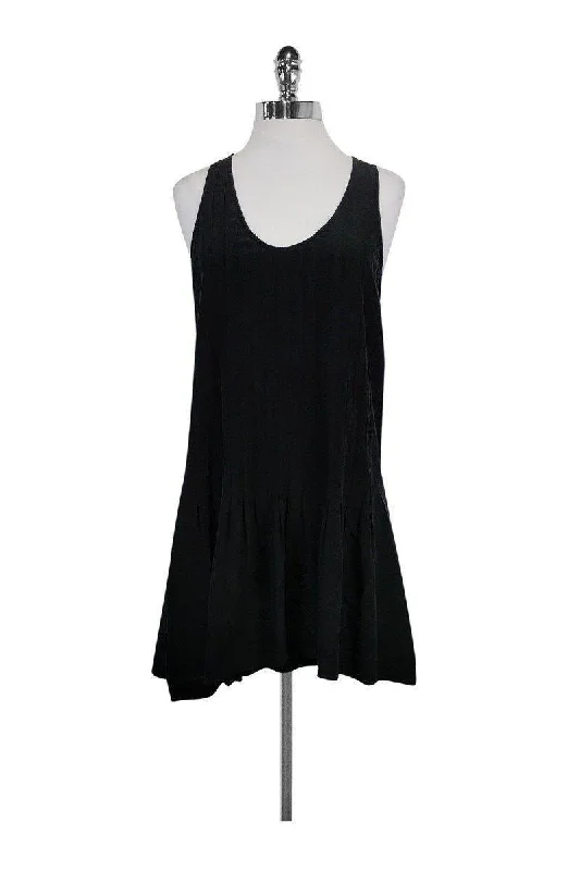 Empire Waist Women Dress to Accentuate the Bust and Conceal the Waist Empire Waist Women Dress to Accentuate the Bust and Conceal the Waist Joie - Black Sleeveless Dress Sz XS
