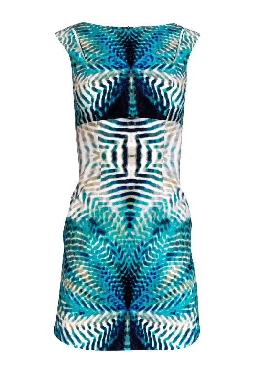 Empire Waist Women Dress to Accentuate the Bust and Conceal the Waist Empire Waist Women Dress to Accentuate the Bust and Conceal the Waist Karen Millen - Turquoise & White Cotton Dress Sz 2