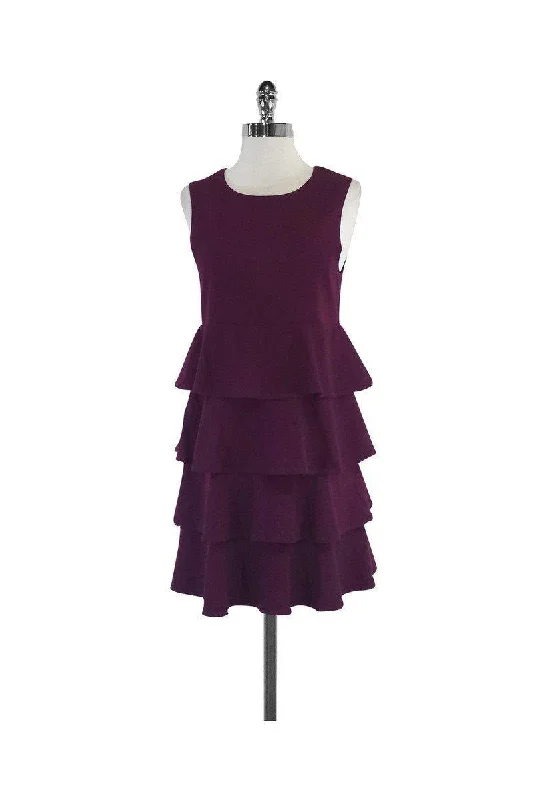 Printed Abstract Women Dress for a Modern and Artistic Appeal Printed Abstract Women Dress for a Modern and Artistic Appeal Theory - Purple Sleeveless Tiered Dress Sz S