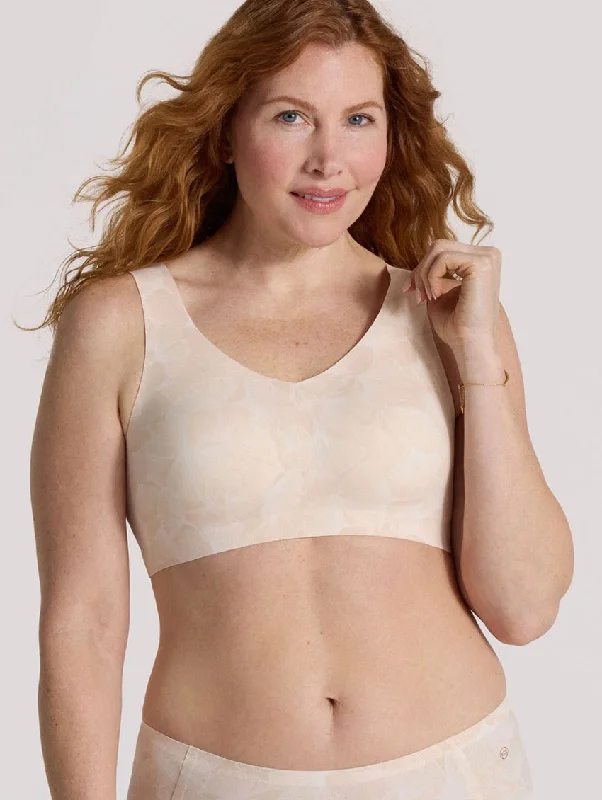 moisture wicking sports bras for sweaty workouts Bra with a cotton - lined cup for a natural and soft feel Evelyn & Bobbie Defy Bra moisture wicking sports bras for sweaty workouts Bra with a cotton - lined cup for a natural and soft feel Evelyn & Bobbie Defy Bra