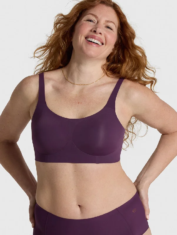 minimizer plus size bras for curvy figures Bra with a plus - size cup for fuller figures Evelyn & Bobbie Structured Scoop Bra minimizer plus size bras for curvy figures Bra with a plus - size cup for fuller figures Evelyn & Bobbie Structured Scoop Bra