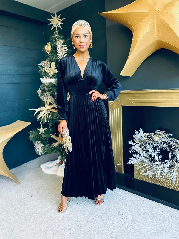 Pleated Women Dress with a Timeless and Elegant Texture Pleated Women Dress with a Timeless and Elegant Texture Ashley Velvet Occasion Dress Black Pleated Women Dress with a Timeless and Elegant Texture Pleated Women Dress with a Timeless and Elegant Texture Ashley Velvet Occasion Dress Black