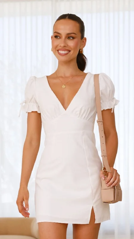 Long - Sleeve Women Dress in Velvet for a Luxurious Winter Look Long - Sleeve Women Dress in Velvet for a Luxurious Winter Look Breigh Mini Dress - White Long - Sleeve Women Dress in Velvet for a Luxurious Winter Look Long - Sleeve Women Dress in Velvet for a Luxurious Winter Look Breigh Mini Dress - White