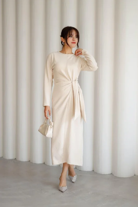 Long - Sleeve Women Dress in Velvet for a Luxurious Winter Look Long - Sleeve Women Dress in Velvet for a Luxurious Winter Look Dress 4177 Long - Sleeve Women Dress in Velvet for a Luxurious Winter Look Long - Sleeve Women Dress in Velvet for a Luxurious Winter Look Dress 4177