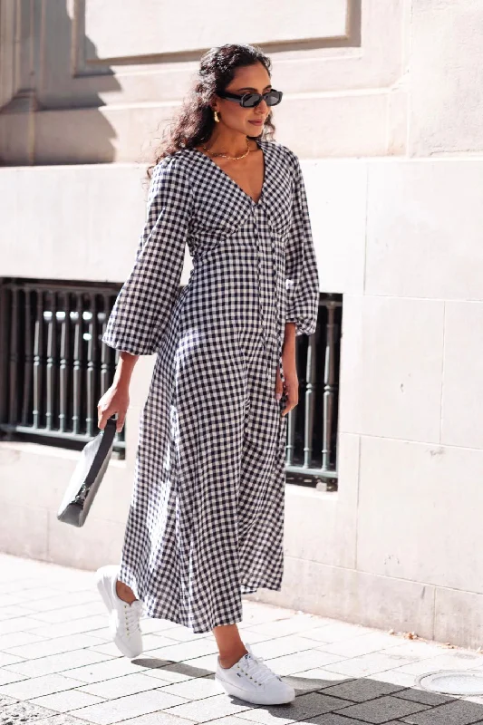 Pleated Women Dress with a Timeless and Elegant Texture Pleated Women Dress with a Timeless and Elegant Texture Elixir Navy Gingham LS Tie Front Maxi Dress Pleated Women Dress with a Timeless and Elegant Texture Pleated Women Dress with a Timeless and Elegant Texture Elixir Navy Gingham LS Tie Front Maxi Dress
