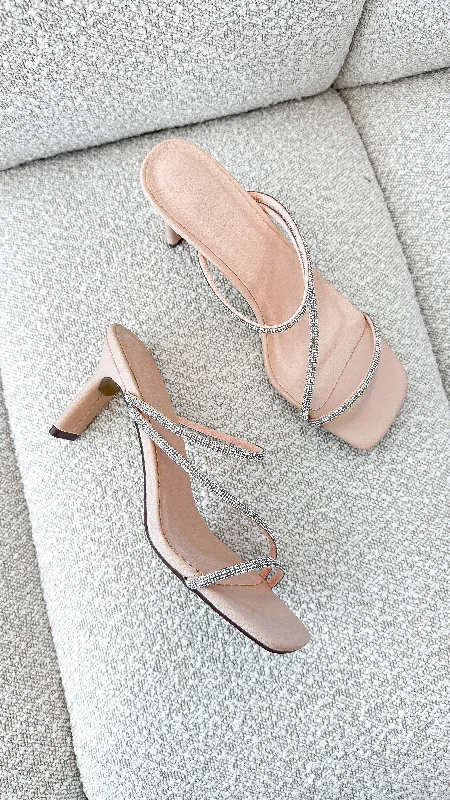 Shift Women Dress with a Simple and Classic Design for Everyday Wear Shift Women Dress with a Simple and Classic Design for Everyday Wear Femi Heel - Nude Diamante Shift Women Dress with a Simple and Classic Design for Everyday Wear Shift Women Dress with a Simple and Classic Design for Everyday Wear Femi Heel - Nude Diamante