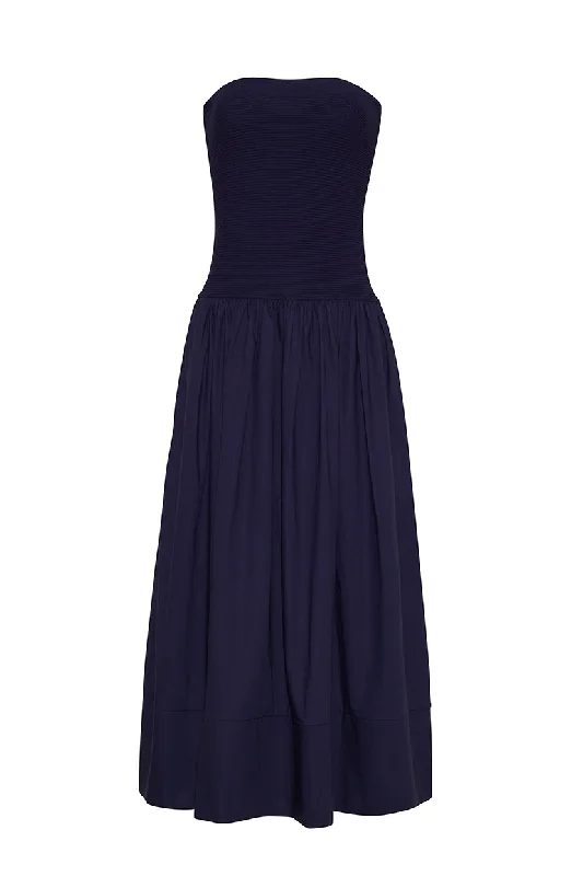 Empire Waist Women Dress to Accentuate the Bust and Conceal the Waist Empire Waist Women Dress to Accentuate the Bust and Conceal the Waist Glasbury Dress Empire Waist Women Dress to Accentuate the Bust and Conceal the Waist Empire Waist Women Dress to Accentuate the Bust and Conceal the Waist Glasbury Dress