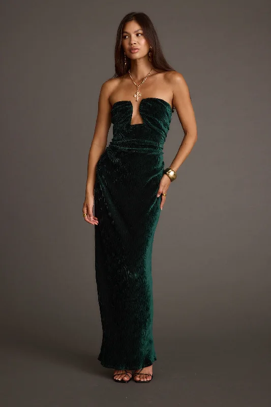 Sleeveless Women Dress in Bright Colors for Summer Parties Sleeveless Women Dress in Bright Colors for Summer Parties Jones Emerald Velvet Maxi Dress Sleeveless Women Dress in Bright Colors for Summer Parties Sleeveless Women Dress in Bright Colors for Summer Parties Jones Emerald Velvet Maxi Dress
