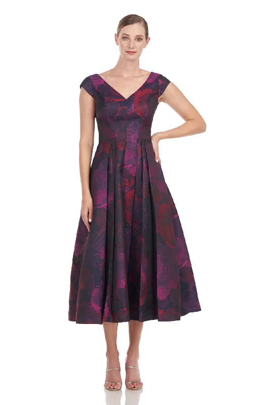 Printed Abstract Women Dress for a Modern and Artistic Appeal Printed Abstract Women Dress for a Modern and Artistic Appeal Paulina Tea Length Dress Printed Abstract Women Dress for a Modern and Artistic Appeal Printed Abstract Women Dress for a Modern and Artistic Appeal Paulina Tea Length Dress