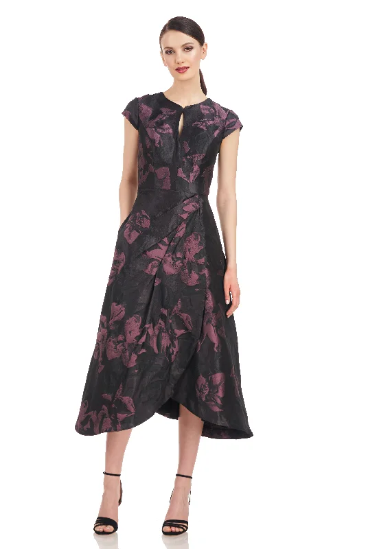 Halter Neck Women Dress to Show Off the Shoulders and Neckline Halter Neck Women Dress to Show Off the Shoulders and Neckline Massima Midi Dress Halter Neck Women Dress to Show Off the Shoulders and Neckline Halter Neck Women Dress to Show Off the Shoulders and Neckline Massima Midi Dress