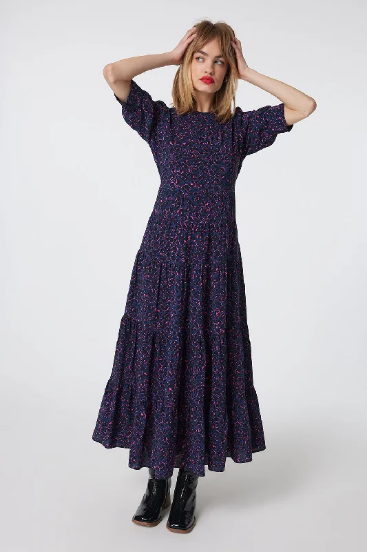 Halter Neck Women Dress to Show Off the Shoulders and Neckline Halter Neck Women Dress to Show Off the Shoulders and Neckline Navy with Black and Pink Small Shadow Leopard Maxi Dress