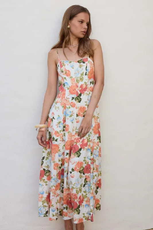 Long - Sleeve Women Dress in Velvet for a Luxurious Winter Look Long - Sleeve Women Dress in Velvet for a Luxurious Winter Look Naia Garden Floral Panelled Linen Midi Dress Long - Sleeve Women Dress in Velvet for a Luxurious Winter Look Long - Sleeve Women Dress in Velvet for a Luxurious Winter Look Naia Garden Floral Panelled Linen Midi Dress