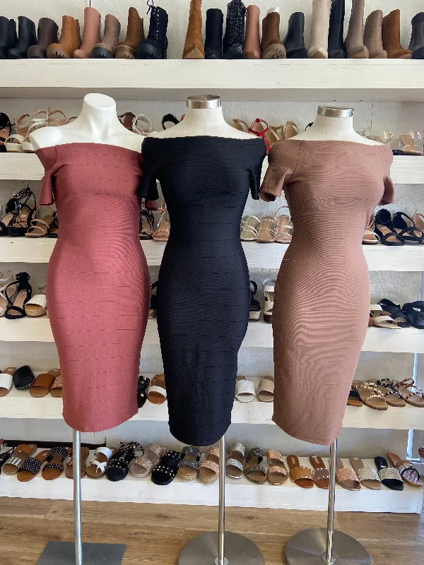 Mini Women Dress with a Short Hem for a Young and Trendy Style Mini Women Dress with a Short Hem for a Young and Trendy Style Off shoulder Fitted Dress Mini Women Dress with a Short Hem for a Young and Trendy Style Mini Women Dress with a Short Hem for a Young and Trendy Style Off shoulder Fitted Dress