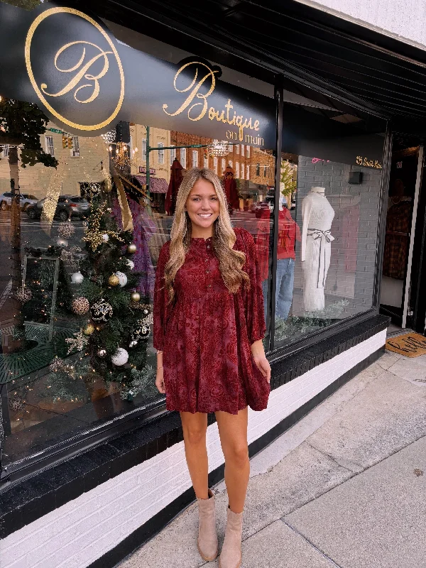 Pleated Women Dress with a Timeless and Elegant Texture Pleated Women Dress with a Timeless and Elegant Texture Burgundy Velvet Dress Pleated Women Dress with a Timeless and Elegant Texture Pleated Women Dress with a Timeless and Elegant Texture Burgundy Velvet Dress