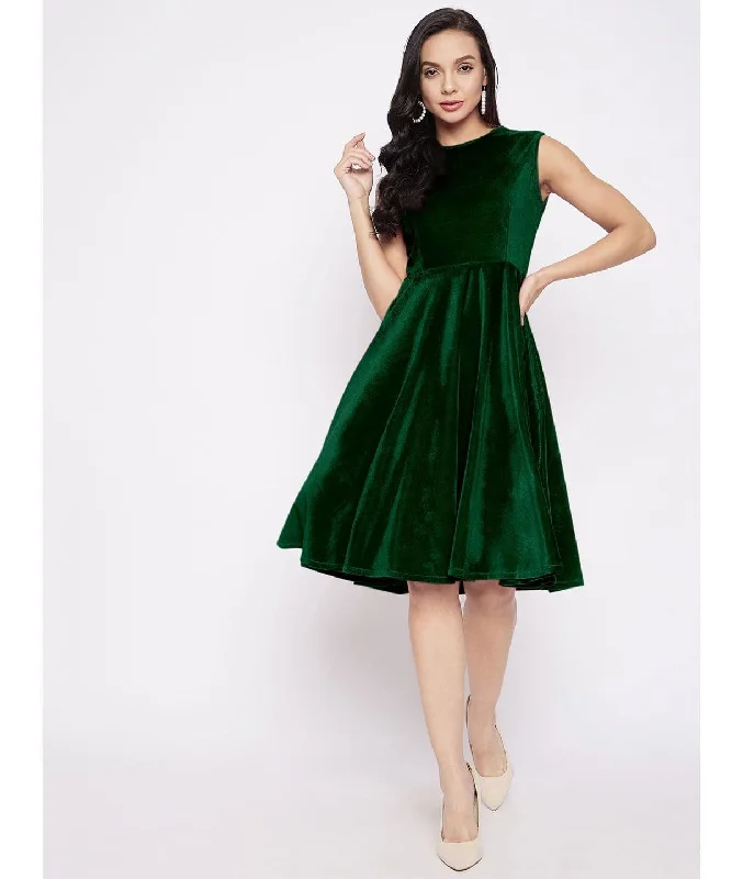 Halter Neck Women Dress to Show Off the Shoulders and Neckline Halter Neck Women Dress to Show Off the Shoulders and Neckline Stretchable Velvet Skater Dress