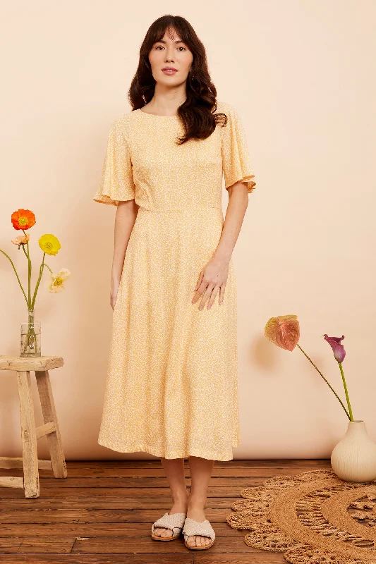 Wrap - Style Women Dress with Adjustable Fit for All Body Types Wrap - Style Women Dress with Adjustable Fit for All Body Types Suzanna Darjeeling Ditsy Dress Wrap - Style Women Dress with Adjustable Fit for All Body Types Wrap - Style Women Dress with Adjustable Fit for All Body Types Suzanna Darjeeling Ditsy Dress