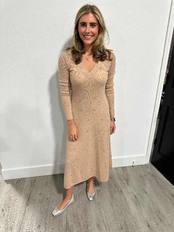 Off - the - Shoulder Women Dress for a Romantic and Feminine Look Off - the - Shoulder Women Dress for a Romantic and Feminine Look Gradient Studded Midi Dress Off - the - Shoulder Women Dress for a Romantic and Feminine Look Off - the - Shoulder Women Dress for a Romantic and Feminine Look Gradient Studded Midi Dress
